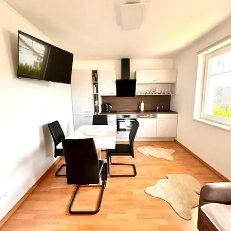 Flower House, 3 Bedroom *
