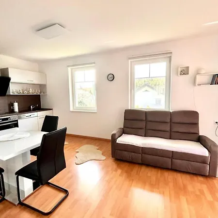 Flower House, 3 Bedroom * Molbling